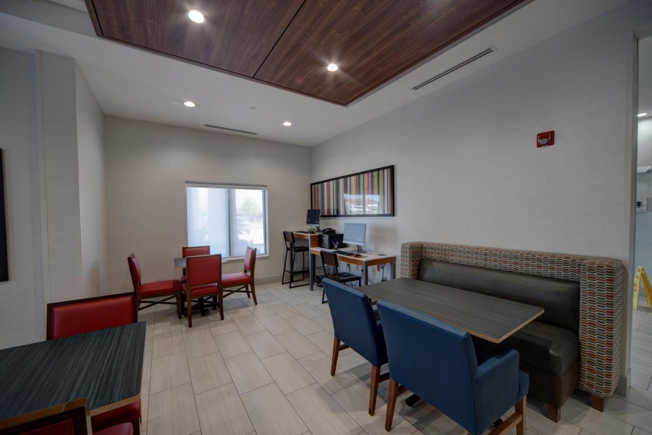 Holiday Inn Express Hotel & Suites Oklahoma City-West Yukon By Ihg Екстер'єр фото